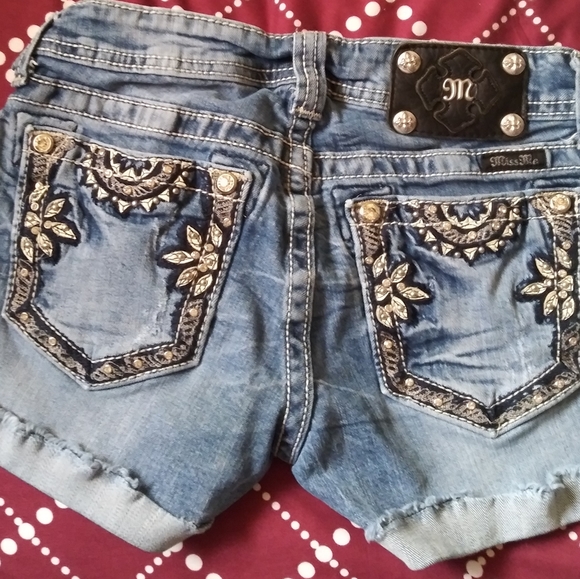Miss Me Shorts - Picture 1 of 2
